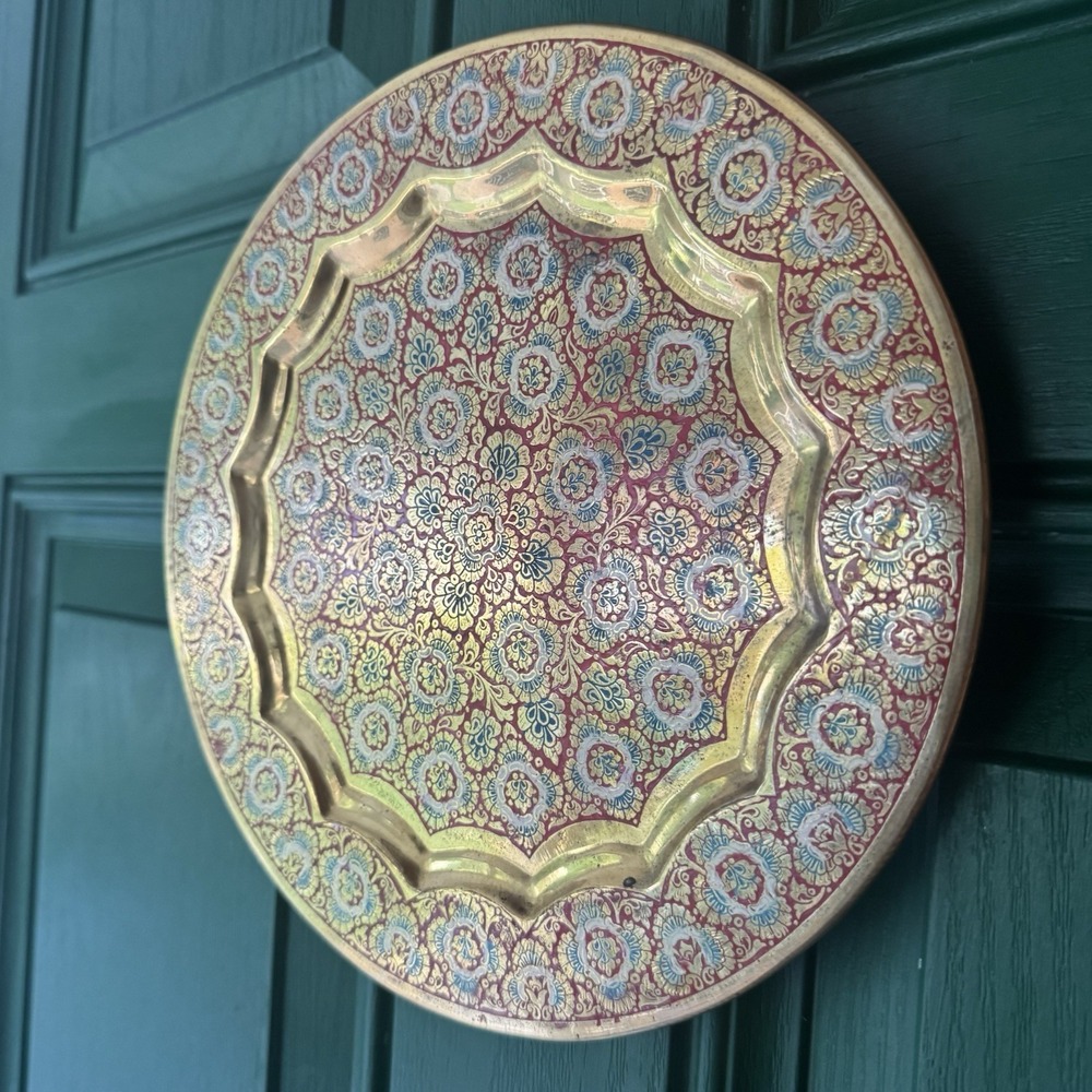 Vintage Brass Floral Scalloped Inlay Plate | Wall Hanging | MCM Retro Decor - Picture 4 of 8